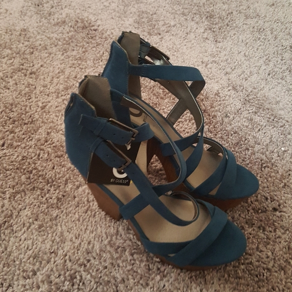 Shoes - Picture 2 of 3